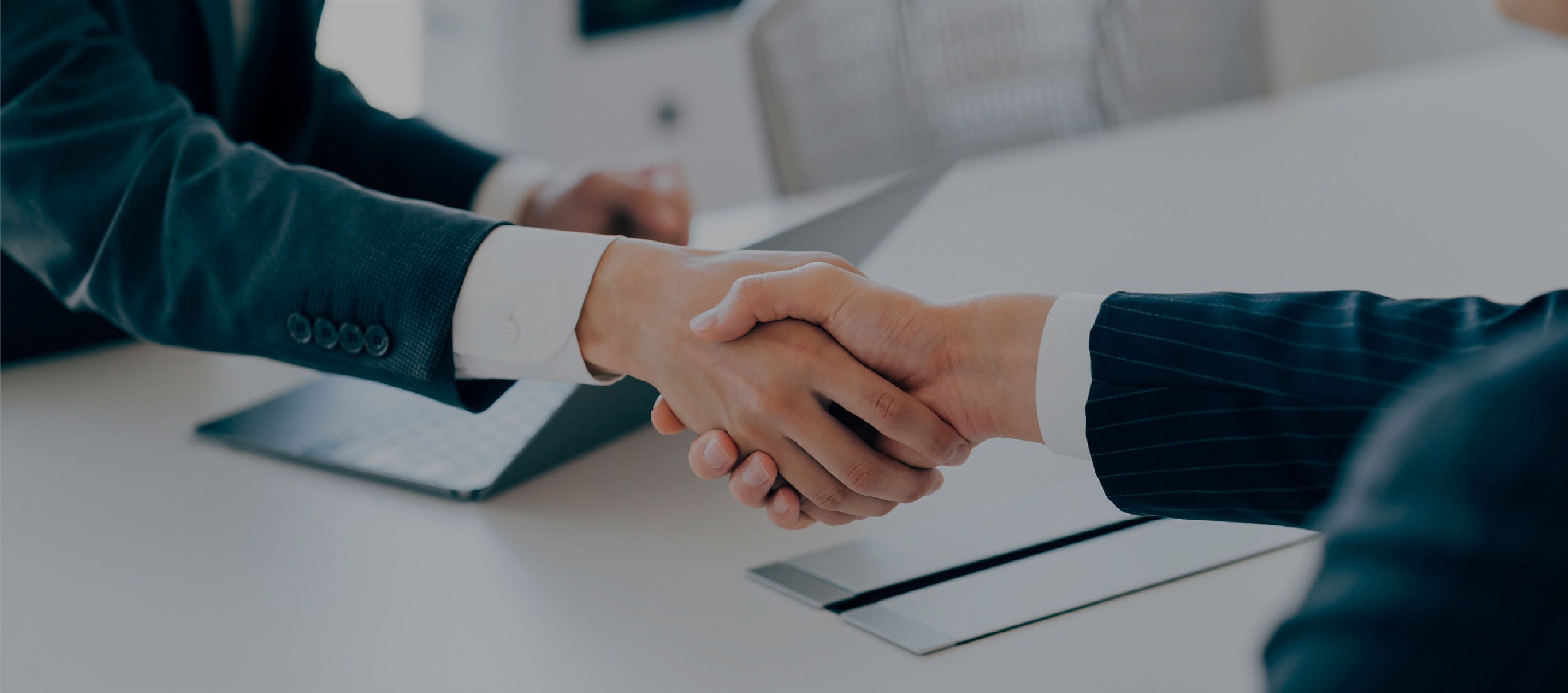 その転職、確実にサポートします。 企業調査から入社までをワンストップでマネジメント